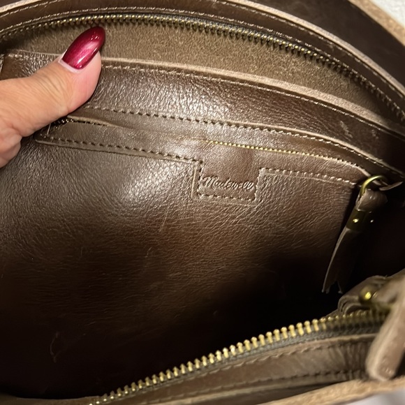 Madewell The Transport Bucket Bag: Suede Inset Edition - Picture 10 of 13